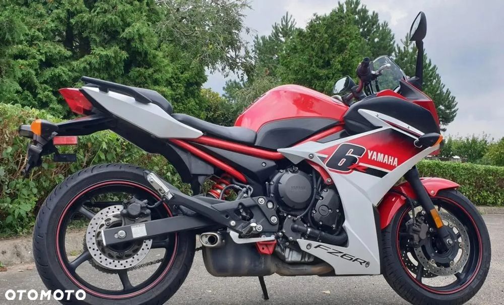 Yamaha XJ - 6