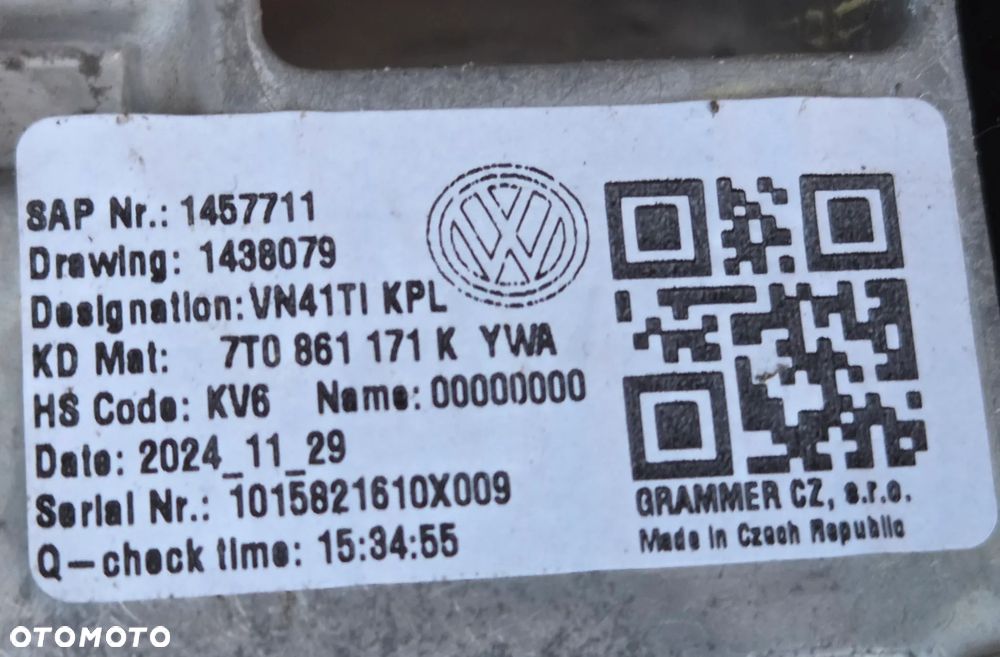 Stolik VW T7 7T0861171K - 5