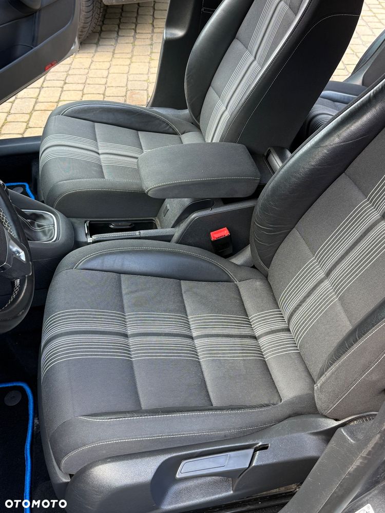 Volkswagen Golf - 8