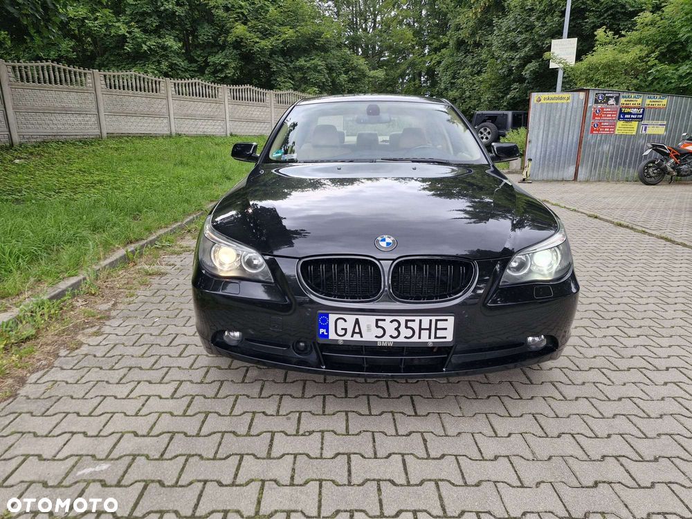 BMW Seria 5 523i - 1