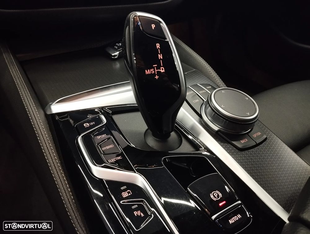 BMW 520 e Pack M - 39