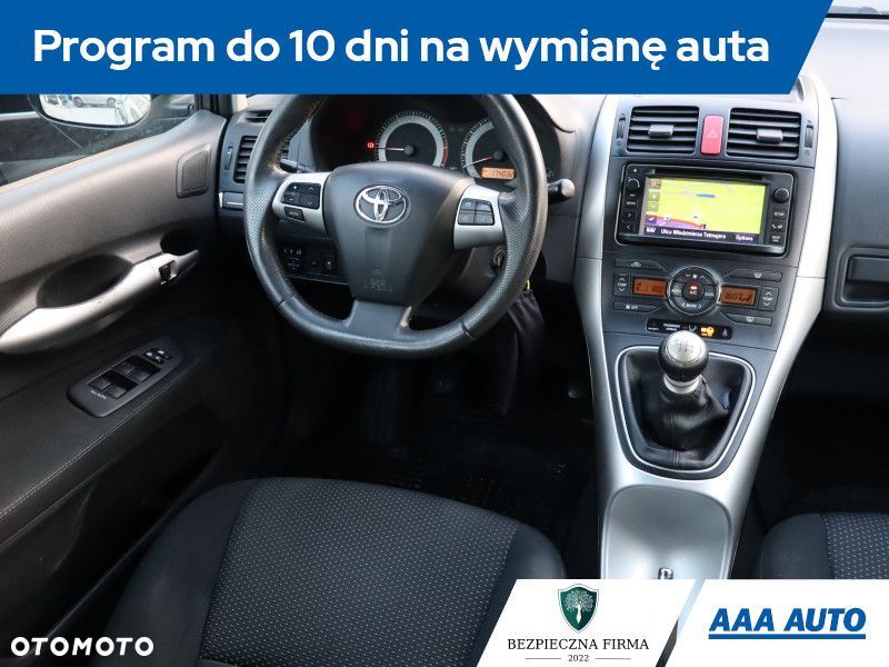 Toyota Auris - 8