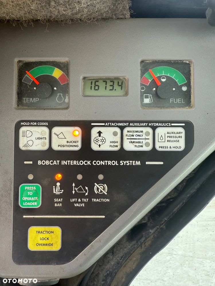 Bobcat S300 / 3801 kg / 2008r / - 14
