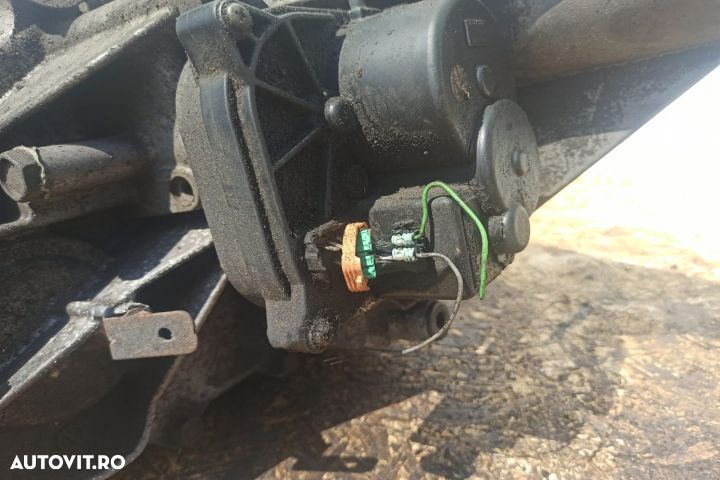 Cutie transfer 2.5 DCI cu un mic defect Nissan Navara D40  [din 2005 pana  2010] seria - 3