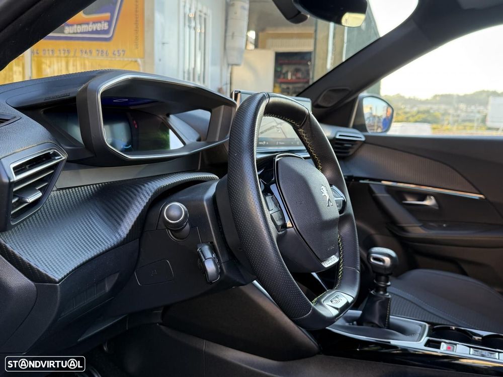 Peugeot 2008 1.2 PureTech GT - 22
