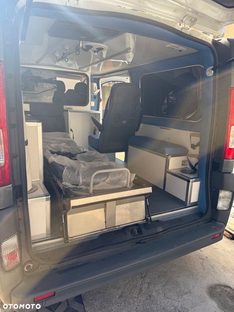 Opel VIVARO Karetka AMBULANS - 15