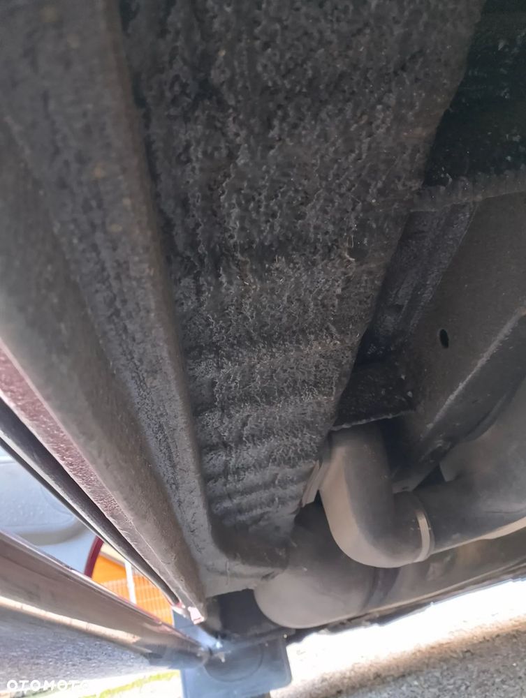 Volkswagen Caravelle - 21