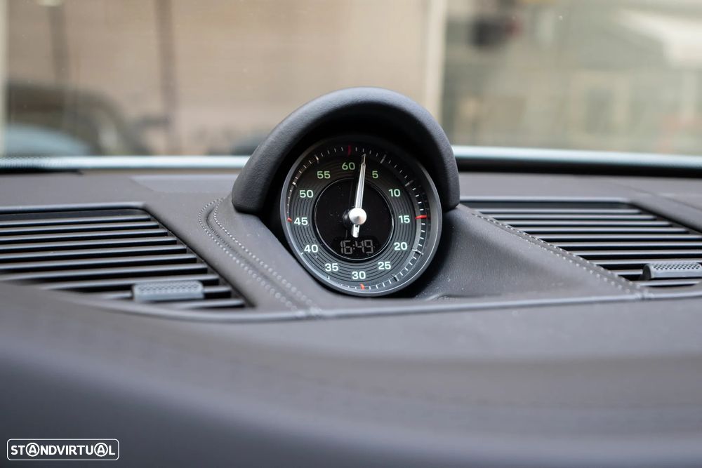 Porsche 911 (992) S/T - 32