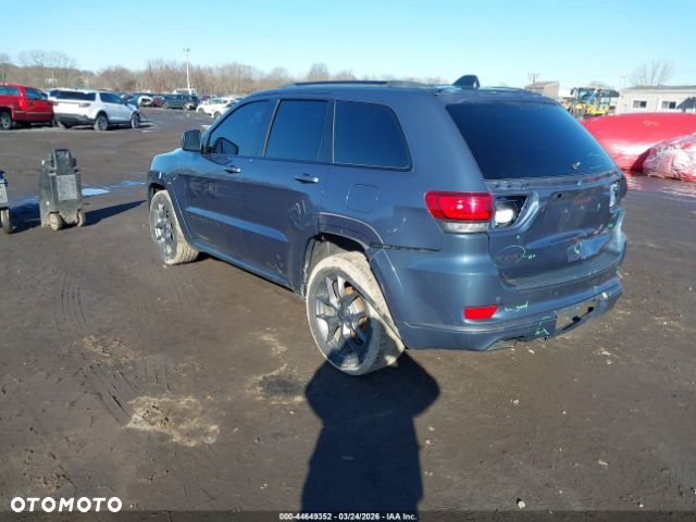 Jeep Grand Cherokee - 15