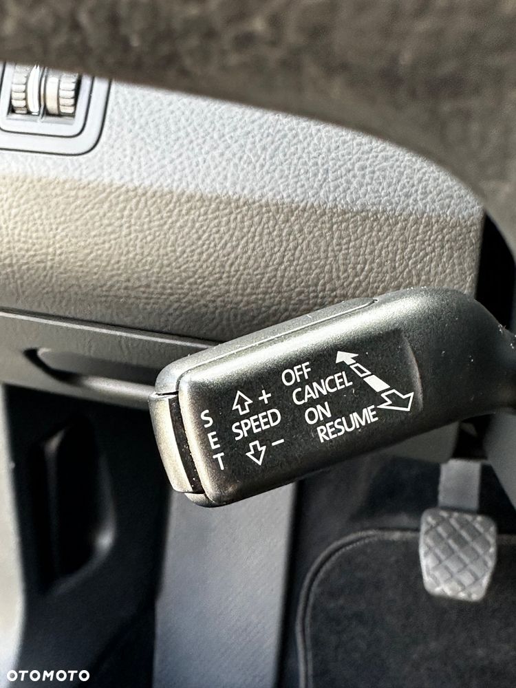 Volkswagen Passat - 26