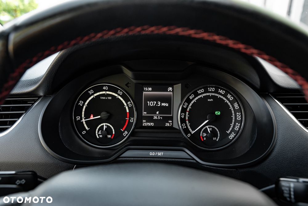 Skoda Octavia 2.0 TSI (Green tec) DSG RS - 26