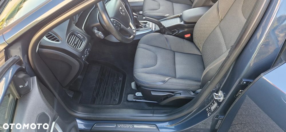 Volvo V40 T3 Drive-E R-Ocean Race - 13