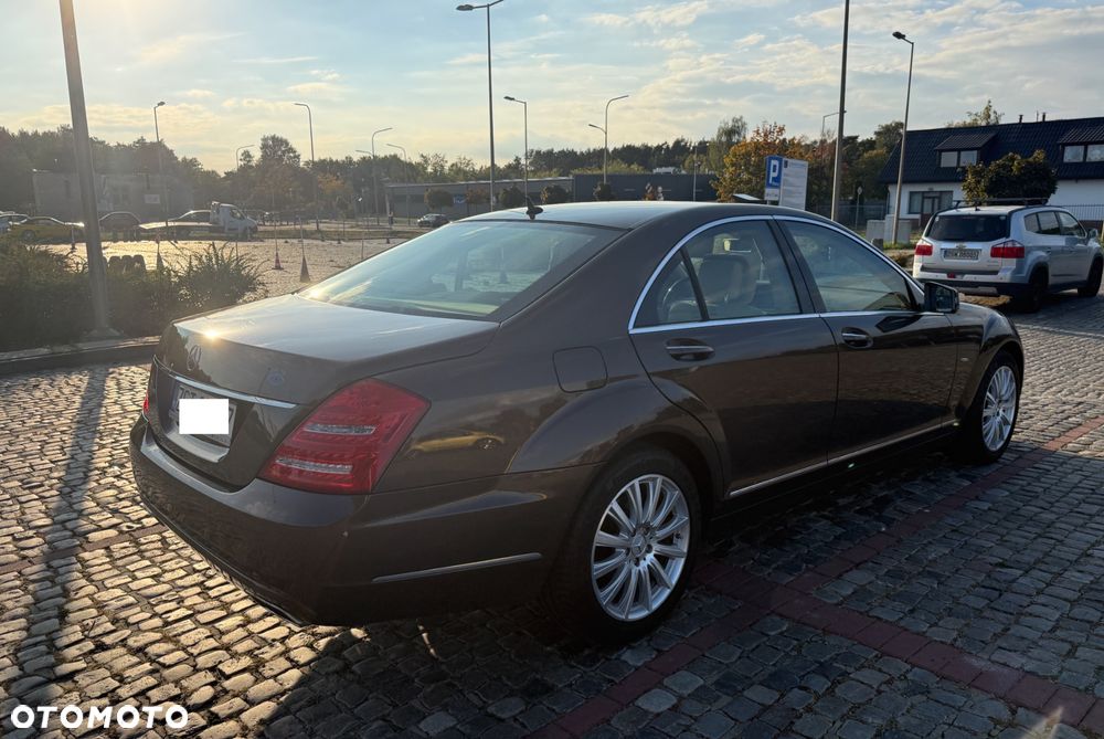 Mercedes-Benz S-Class 2010 photo 3