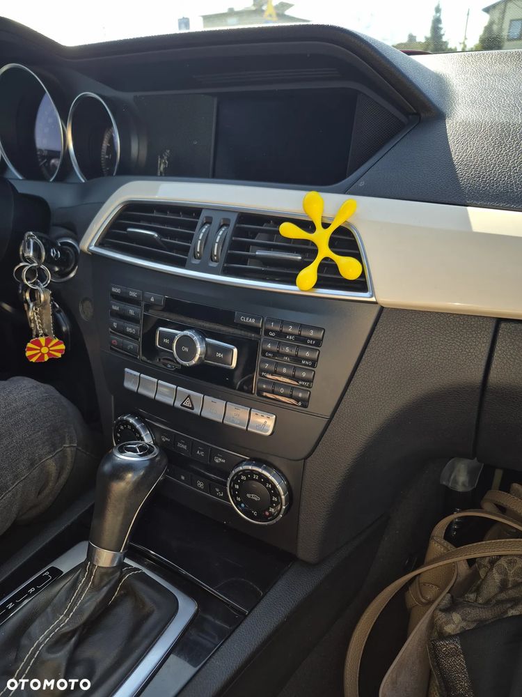 Mercedes-Benz Klasa C 200 CDI DPF (BlueEFFICIENCY) 7G-TRONIC Avantgarde - 10