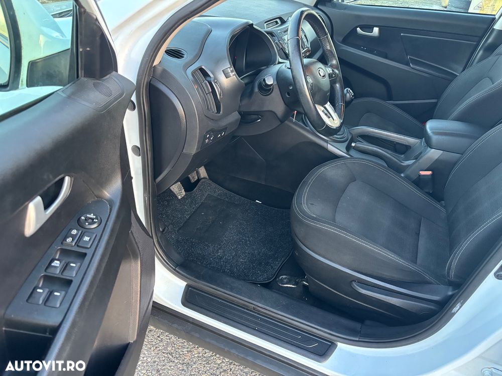 Kia Sportage 1.7 CRDI 2WD Spirit - 9