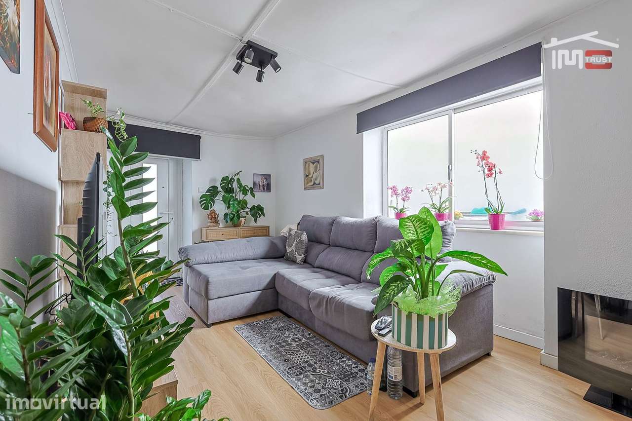 Fantástica Moradia T2 com Terraço e Quintal - Samouco - Grande imagem: 3/25