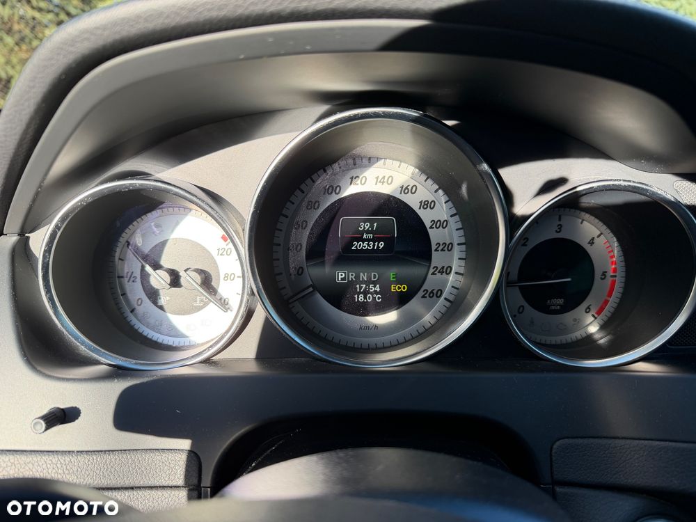 Mercedes-Benz Klasa C 220 CDI 4Matic 7G-TRONIC Avantgarde Edition - 9