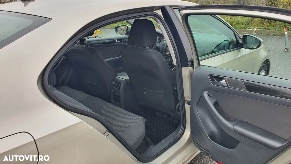 Volkswagen Jetta 1.6 TDI CR DPF Comfortline - 13