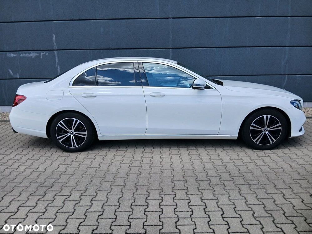 Mercedes-Benz Klasa E 220 d Avantgarde - 9