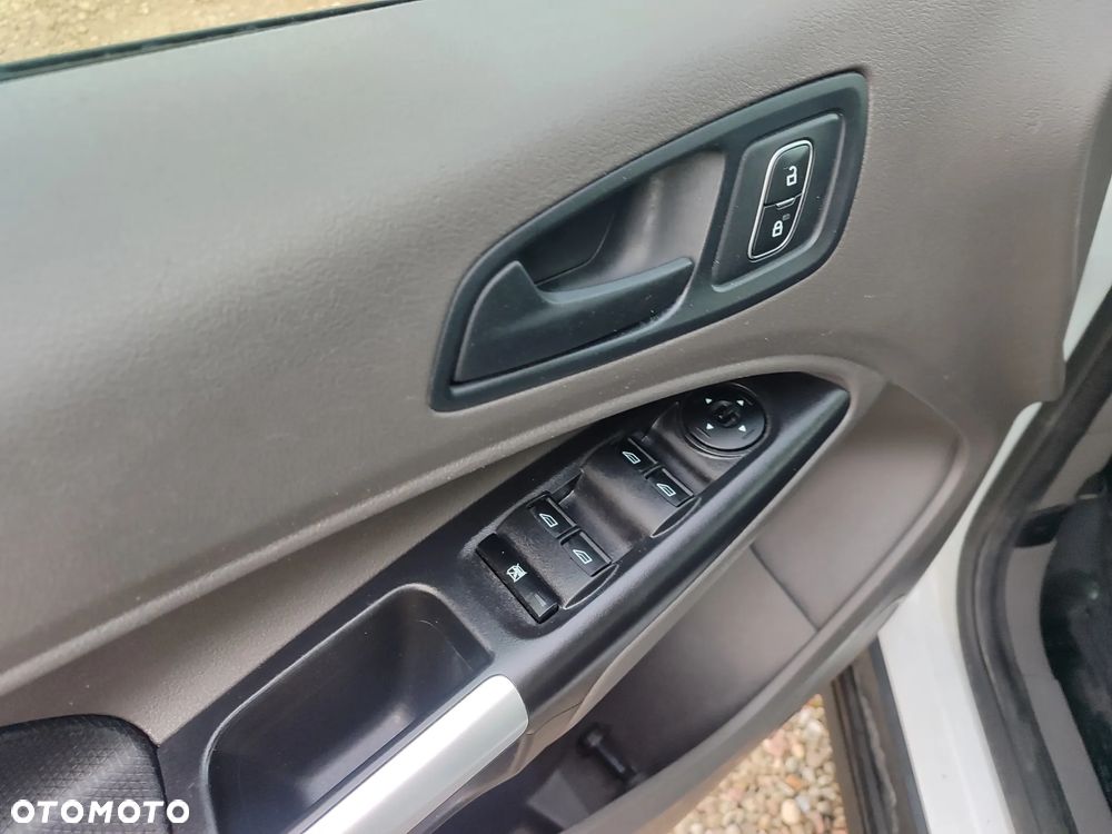 Ford Transit Connect - 18