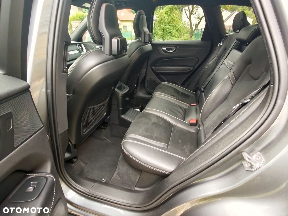Volvo XC 60 T8 AWD Recharge Geartronic RDesign Expression - 14