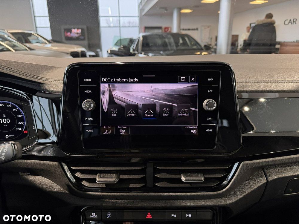 Volkswagen T-Roc - 24