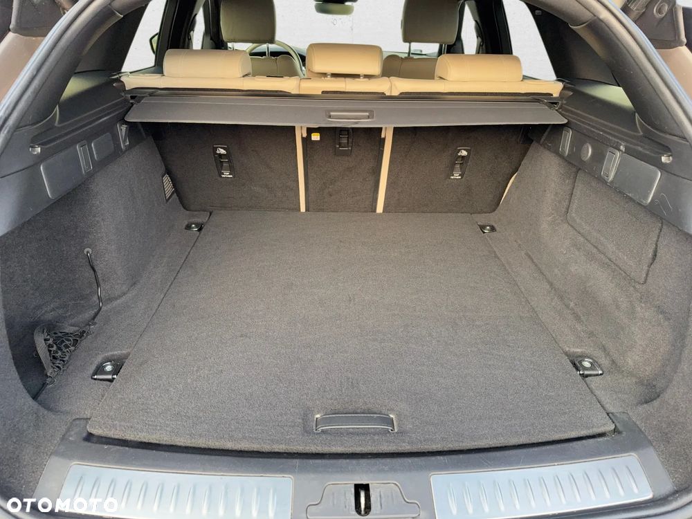 Land Rover Range Rover Velar 2.0 P250 R-Dynamic SE - 11