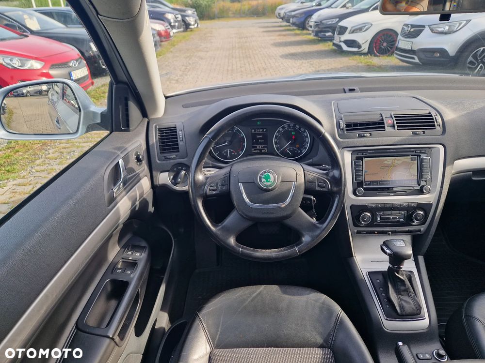 Skoda Octavia 2.0 TSI DSG RS - 29