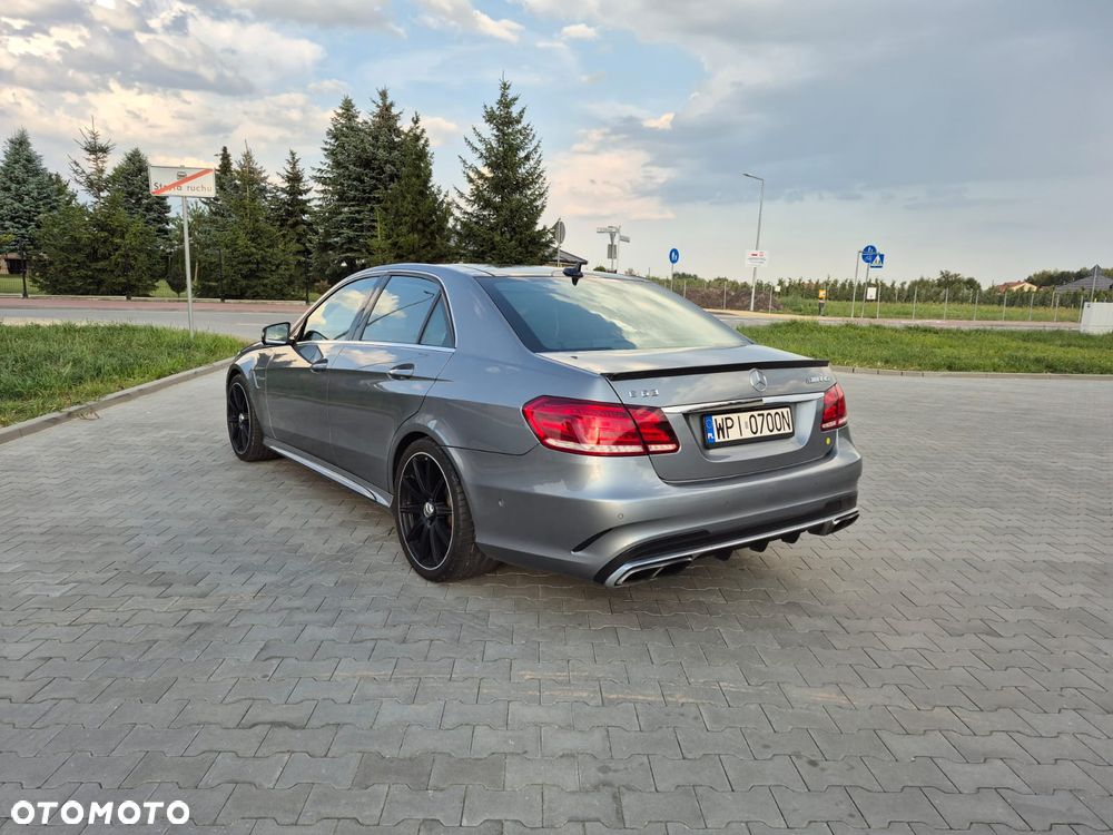 Mercedes-Benz Klasa E 63 AMG S 4-Matic - 9