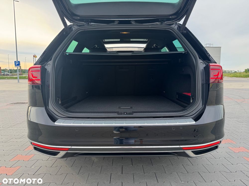 Volkswagen Passat 2.0 TDI SCR DSG Elegance - 21