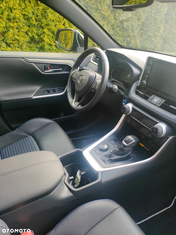 Toyota RAV4 - 6