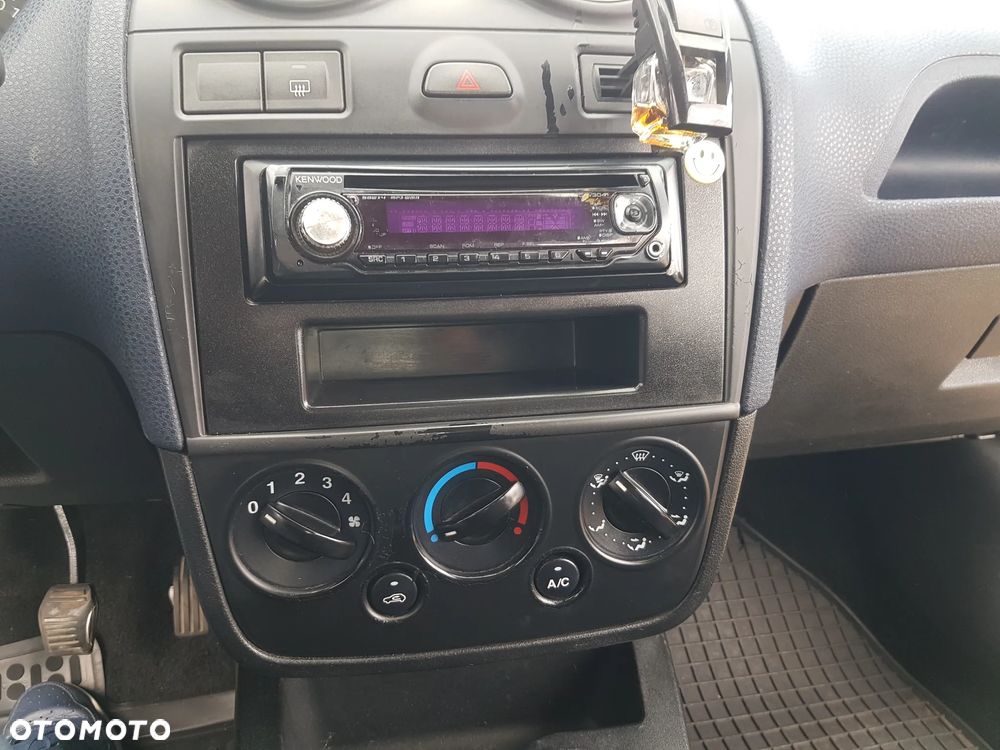 Ford Fiesta 1.25 Ambiente - 19