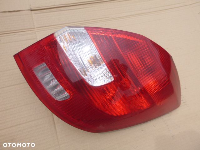 LAMPA PRAWY TYŁ PRAWA TYLNA SKODA FABIA II HB - 3