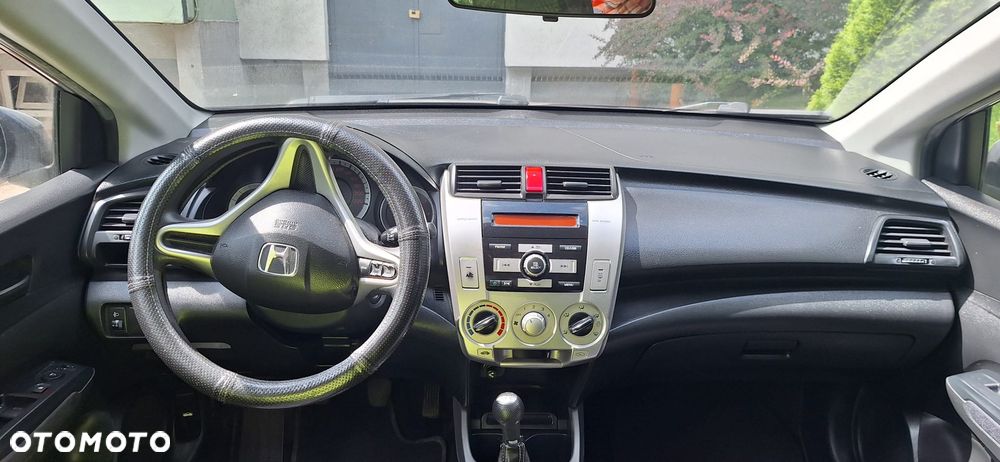 Honda City 1.4 Comfort - 14