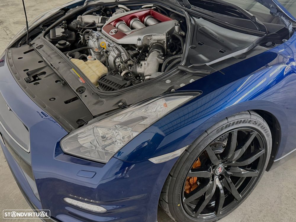 Nissan GT-R 3.8 V6 Black Edition - 12