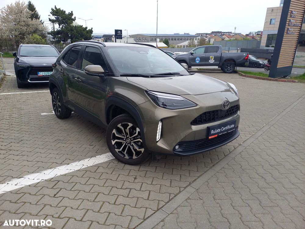 Toyota Yaris 1.5 VVT-i HSD Dynamic Bi-tone - 2