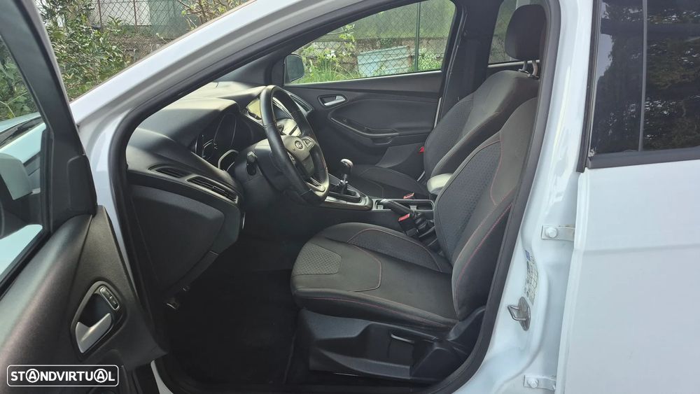 Ford Focus 1.0 SCTi ST-Line - 6
