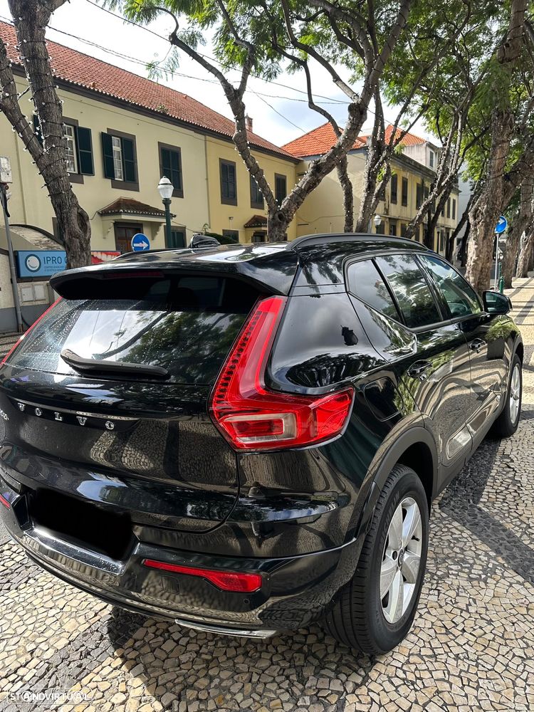 Volvo XC 40 1.5 T3 Momentum Geartronic - 4