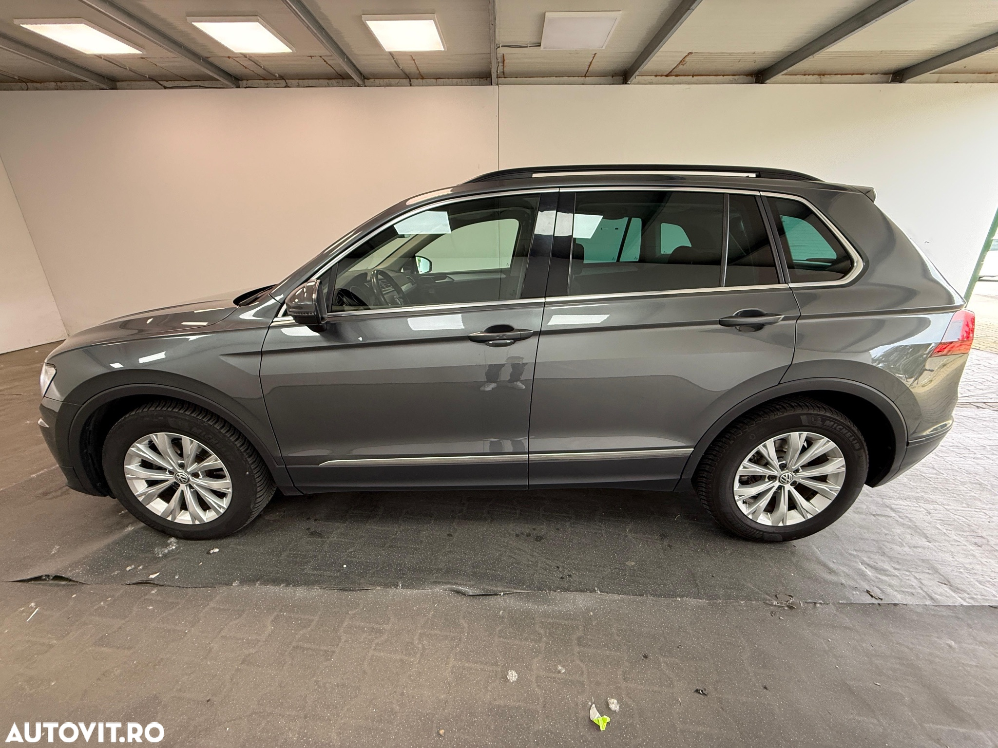 Volkswagen Tiguan 2.0 TDI DPF DSG Comfortline - 23