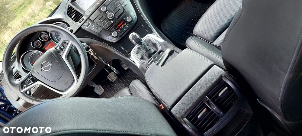 Opel Insignia - 23