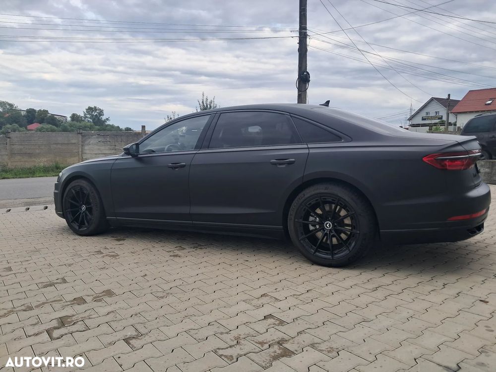 Audi A8 - 4