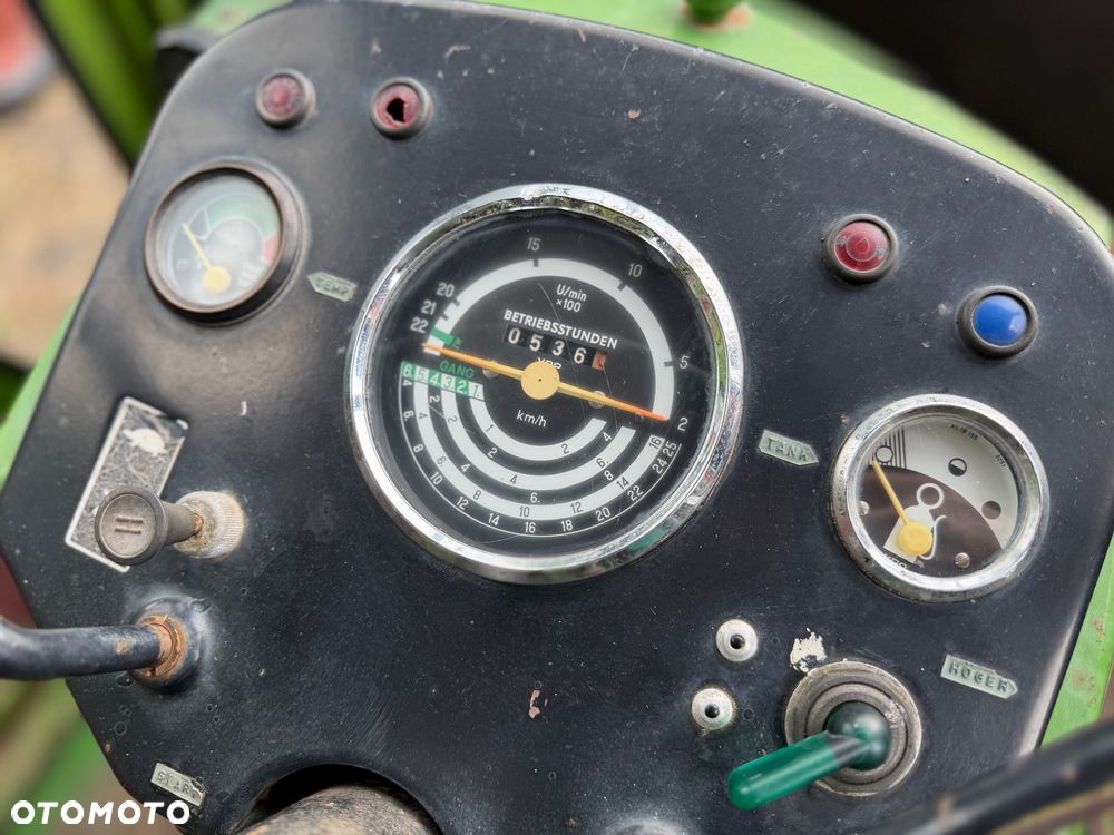 John Deere 3120 - 12