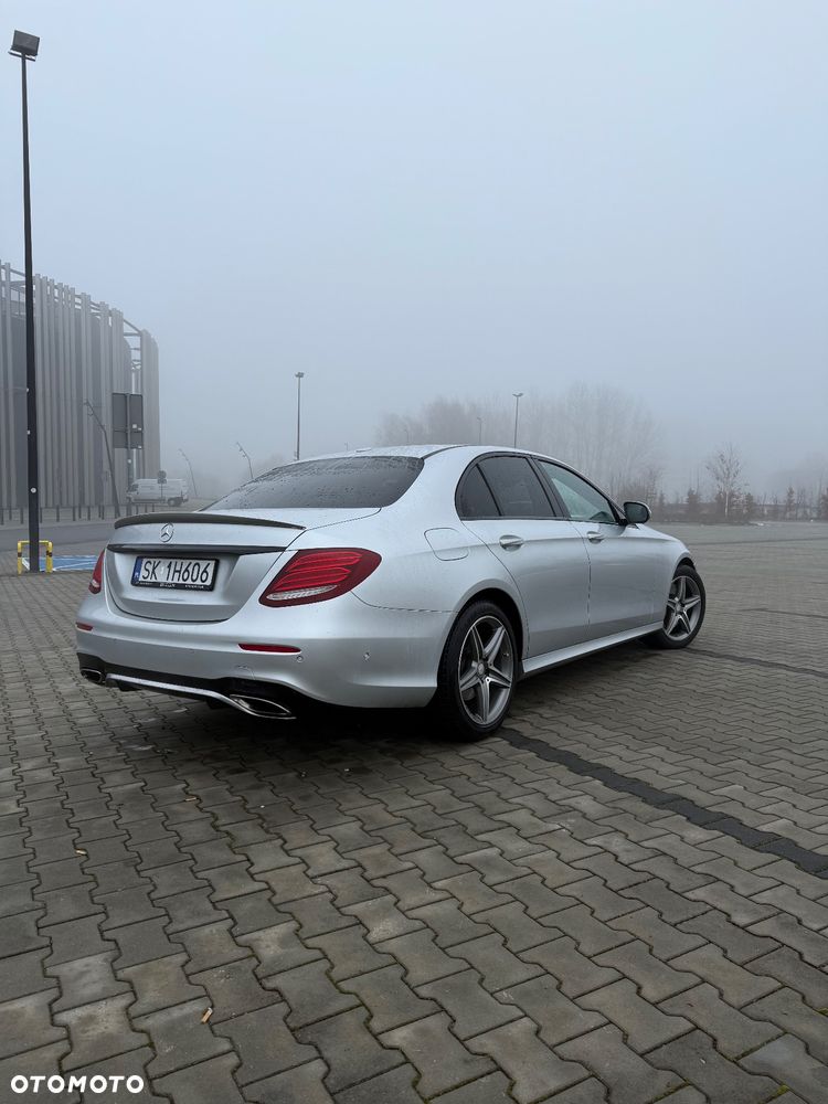 Mercedes-Benz Klasa E 300 9G-TRONIC Exclusive - 3