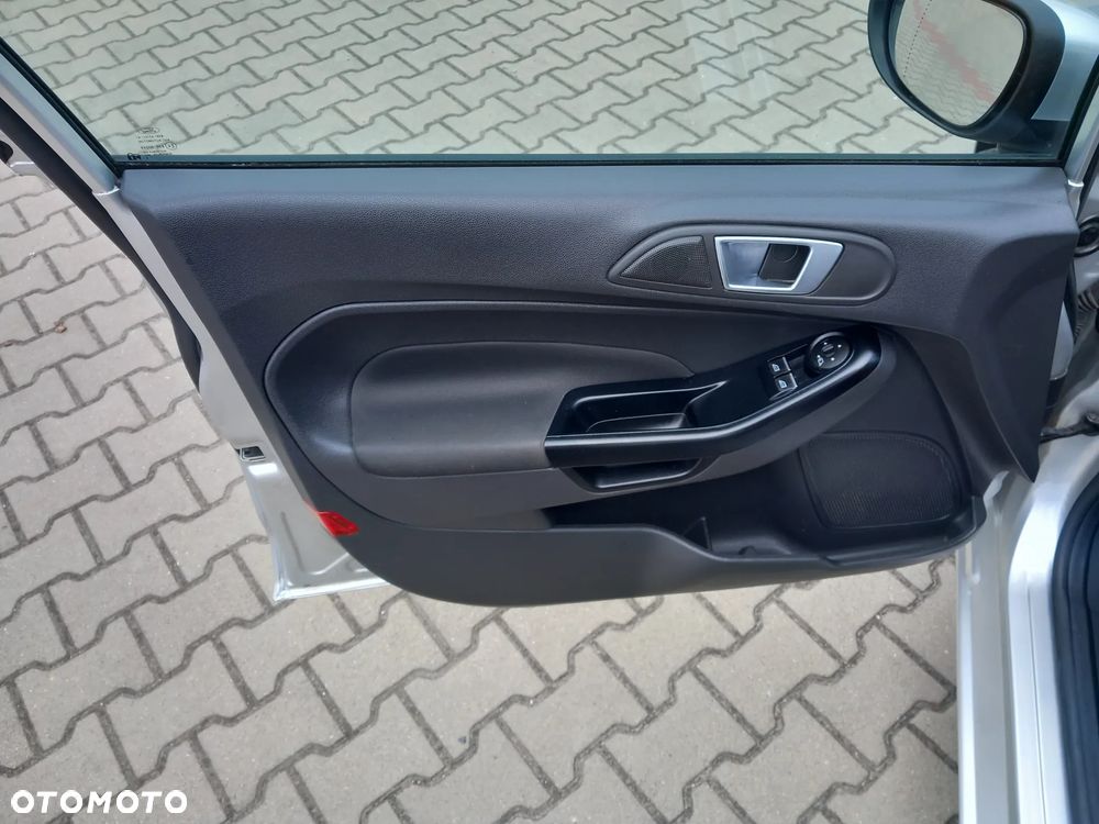 Ford Fiesta 1.5 TDCi SYNC Edition - 19