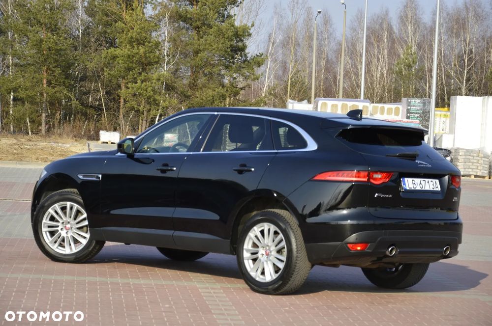 Jaguar F-Pace 30t AWD Prestige - 4