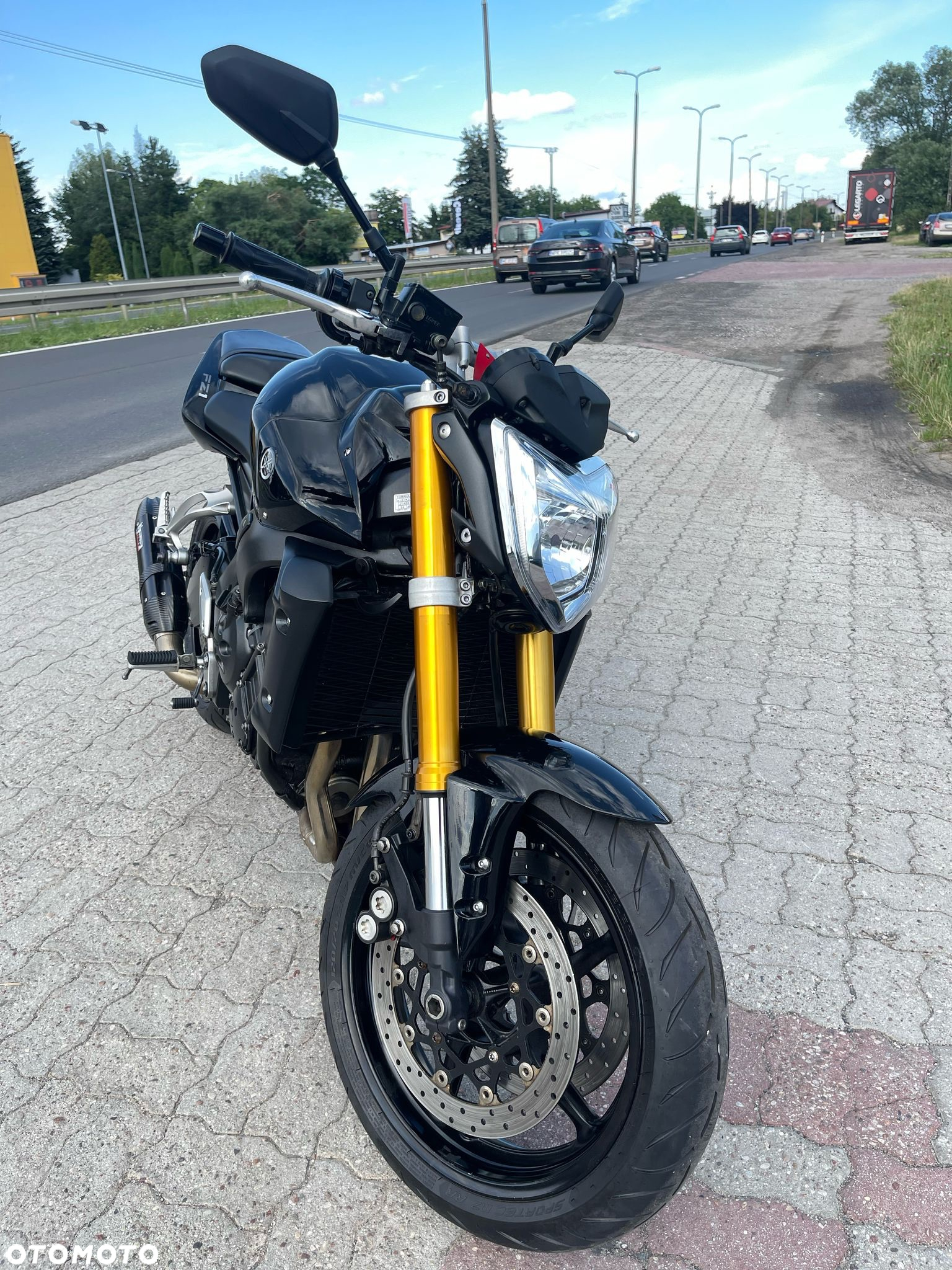 Yamaha FZ - 4
