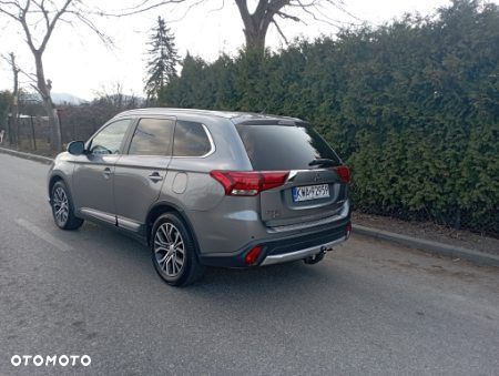 Mitsubishi Outlander 2.2 DID Instyle Navi 4WD - 6