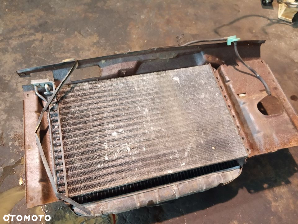 DODGE RAM VAN B150 B250 B350 chlodnica 71-93 chlodnica klimatyzacji chevrolet g20 g30 gmc vandura skraplacz ac condenser a/c 3.7 5.2 5.9 v6 v8 B2500 B3500 3500 PLYMOUTH PB150 PB250 PB350 - 2