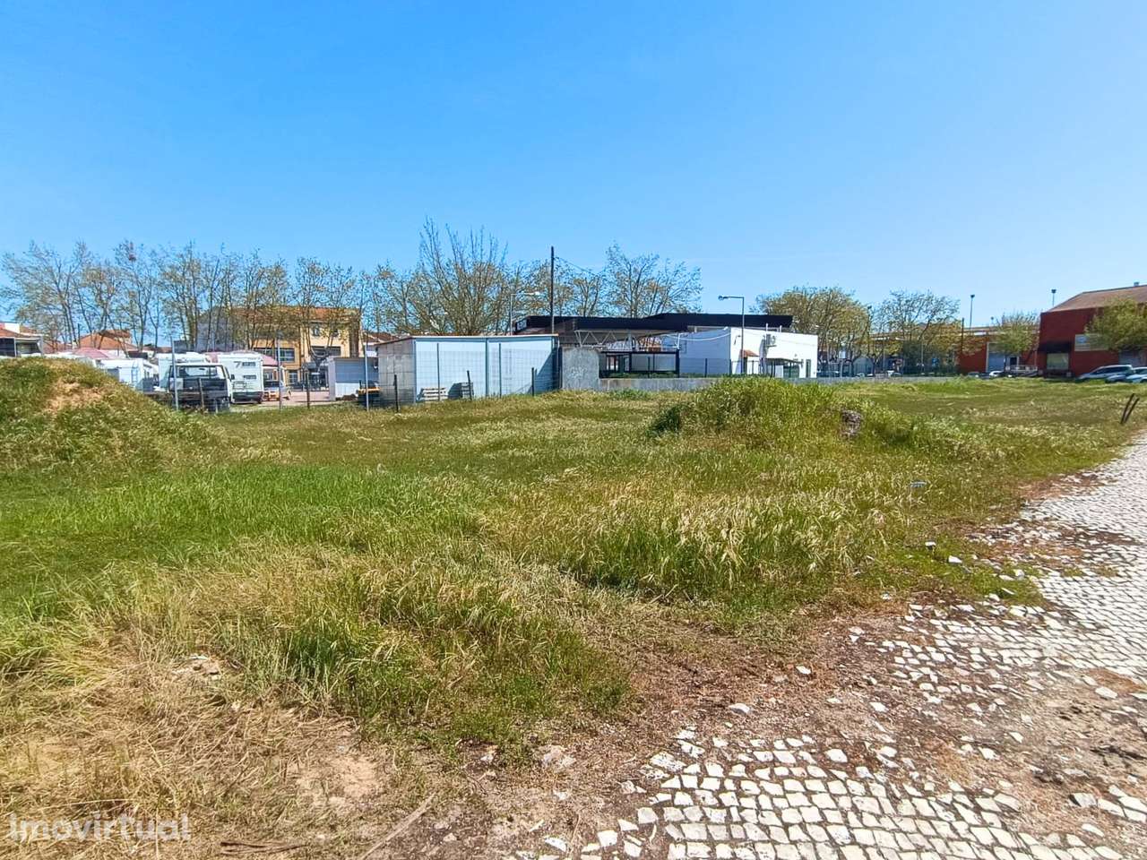 Lote de terreno urbano com 800 m2 - Grande imagem: 4/6