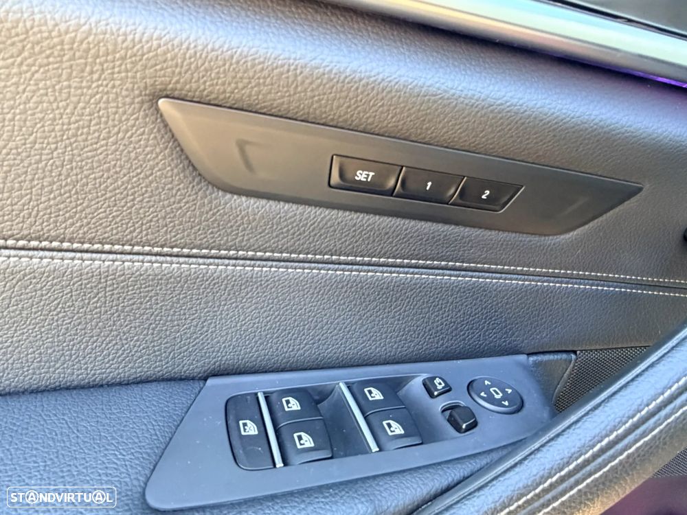 BMW 530 e Pack Desportivo M - 8